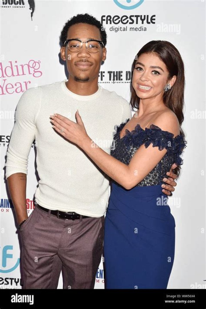 HOLLYWOOD, CA SEPTEMBER 12 Tyler James Williams (L) and Sarah Hyland