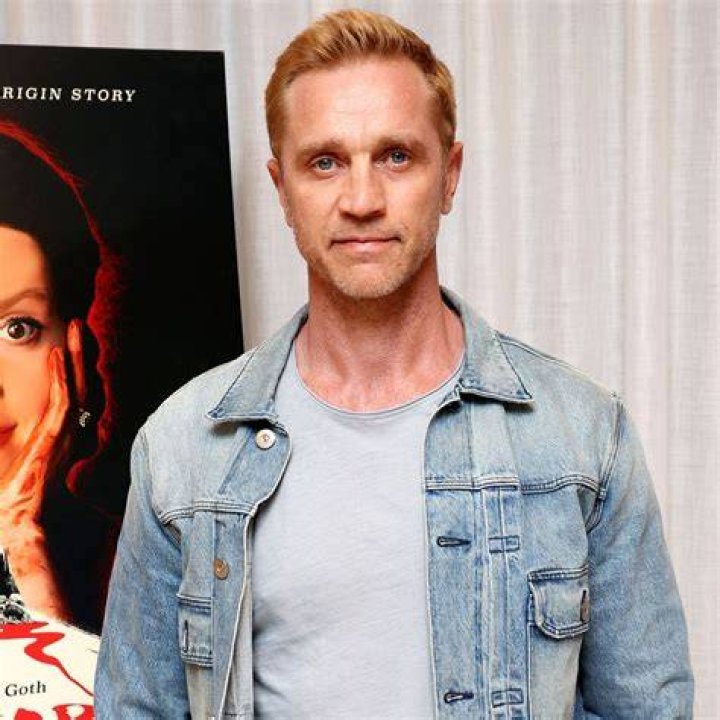 Know All About Devon Sawa's Wife Dawni Sahanovitch