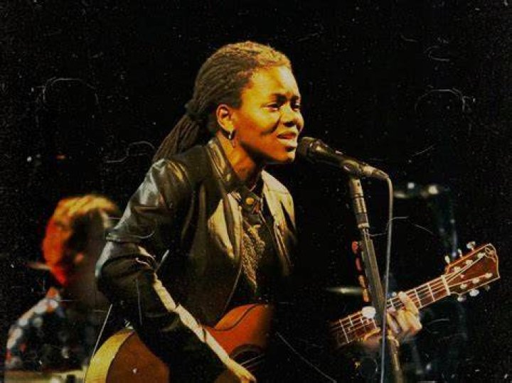 Tracy Chapman Set to Make Country Music History With 'Fast Car'